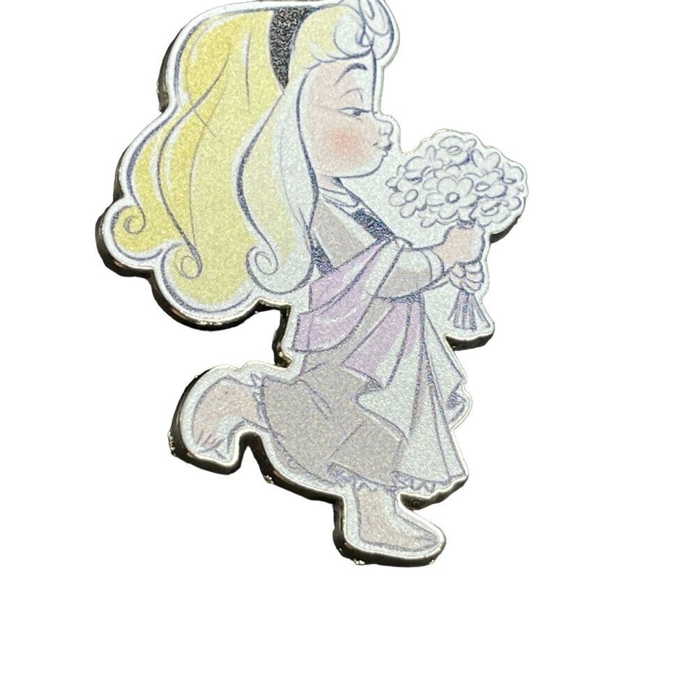 Disney Aurora Princess Trading Pin Sleeping Beauty Flowers Lapel Pin Badge Pin